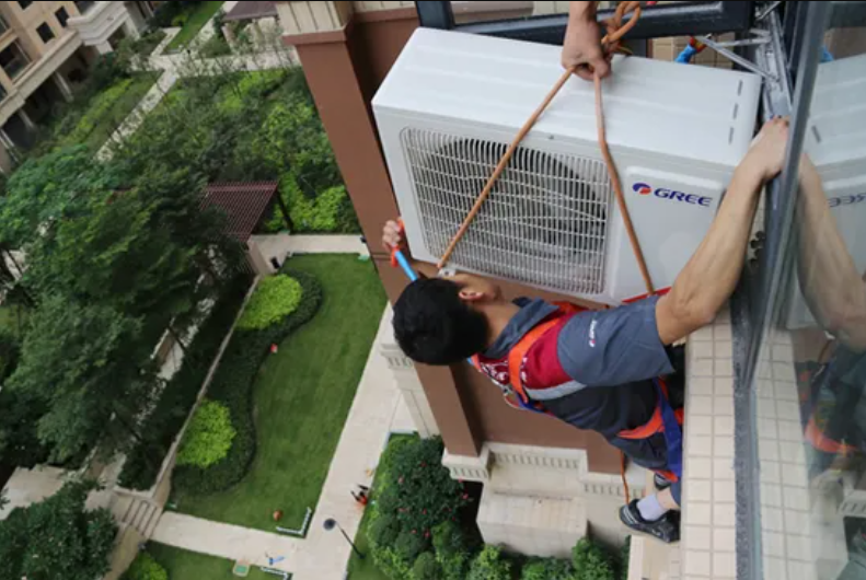 高温天气下的空调安装工